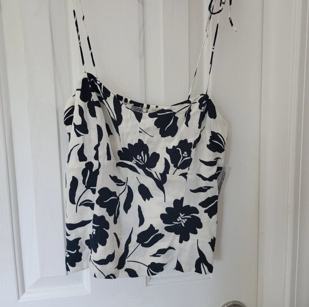 Top - Picture 2 of 2